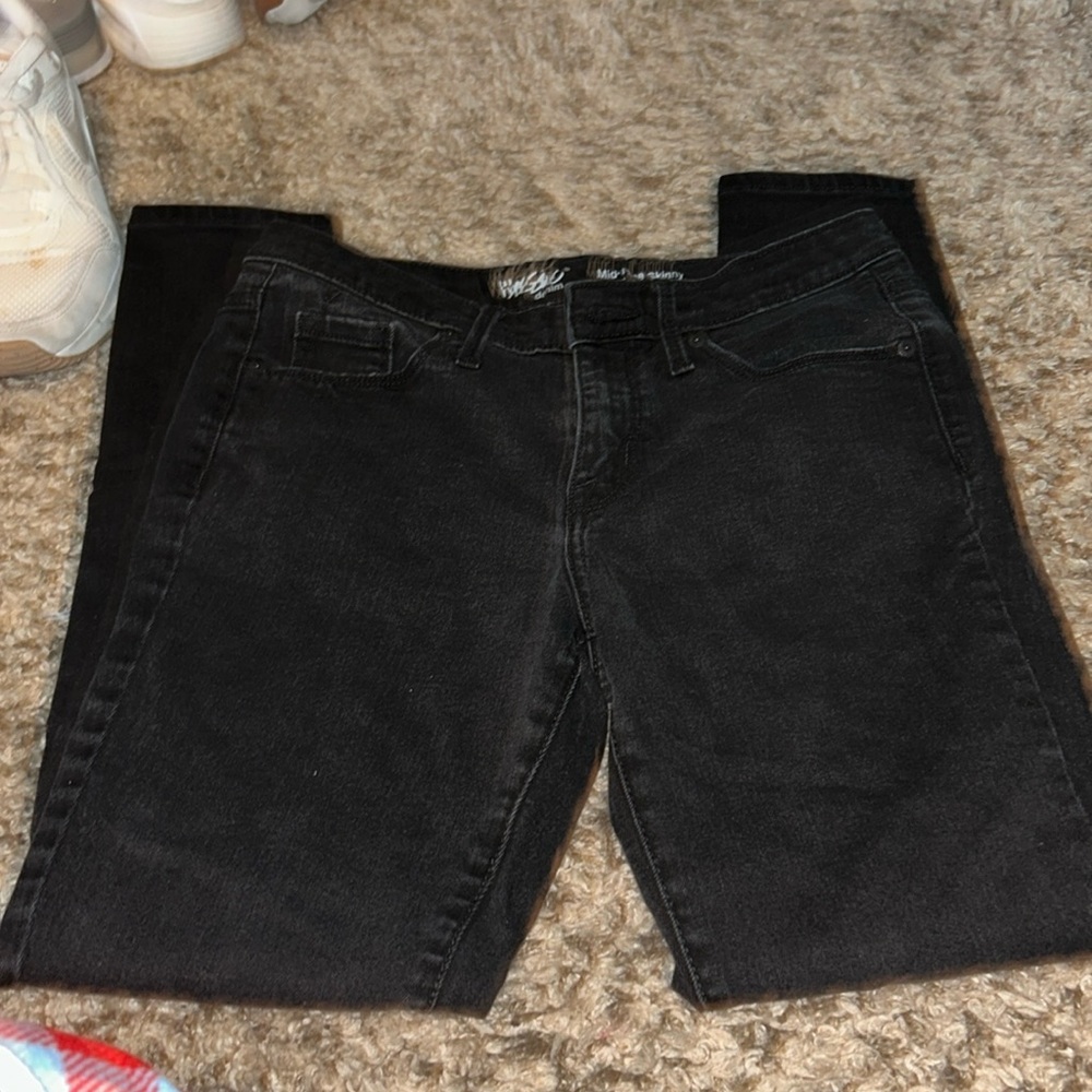 black skinny jeans